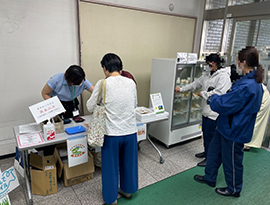 販売の様子 その1