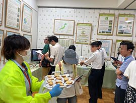 試食の様子 その1